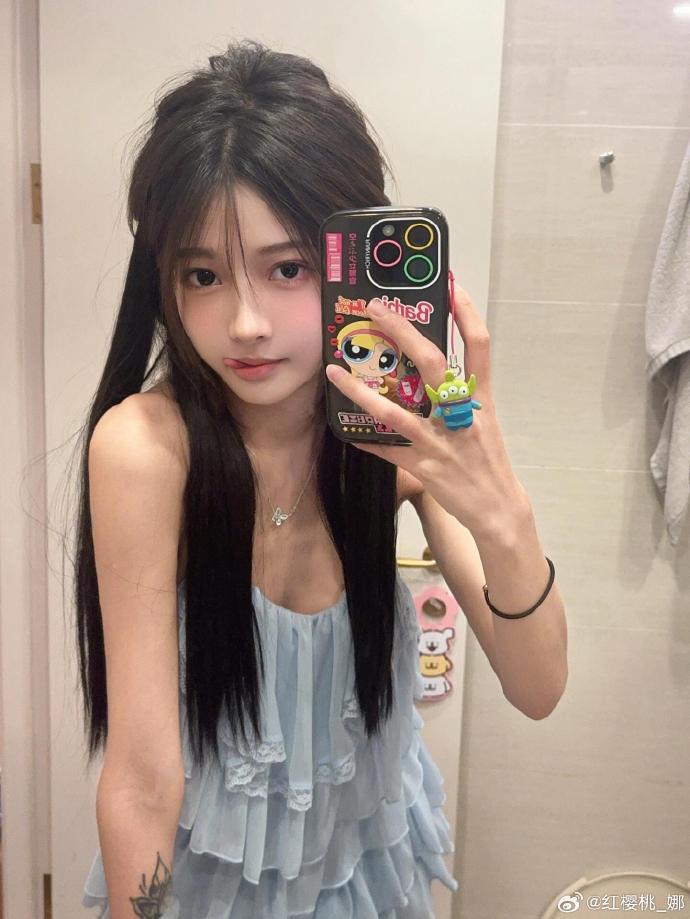 他是谁 封面